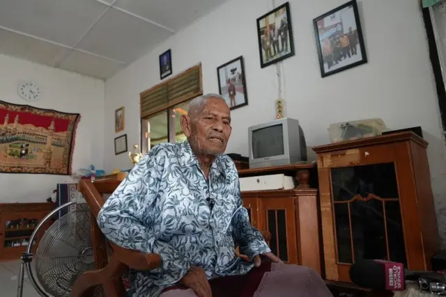 Usman Ben, bekas pegawai bengkel kereta api di Sigli, Aceh.