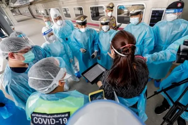 รถไฟขบวน 971 เป็นรถไฟขบวนแรกที่นำผู้ป่วยโควิด-19 กลับภูมิลำเนา โดยออกเดินทางจากสถานีรถไฟรังสิต จ.ปทุมธานี ปลายทางอุบลราชธานี