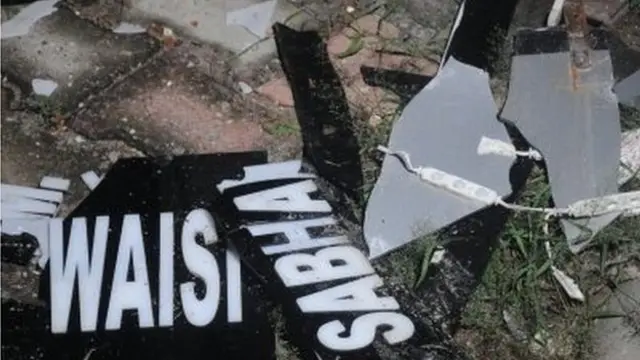 اویسی کے گھر پر توڑ پھوڑ