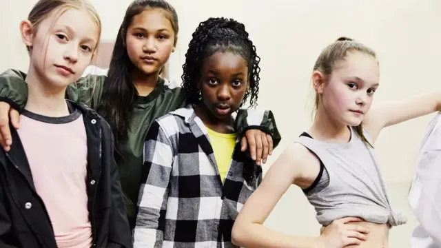 빈정대는 것을 터득하는 것은 창의적 사고를 증진시킬 수 있다