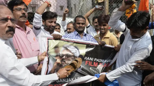 পরিচালক সঞ্জয় লীলা ভানশালির বিরুদ্ধে রাজপুতদের বিক্ষোভ