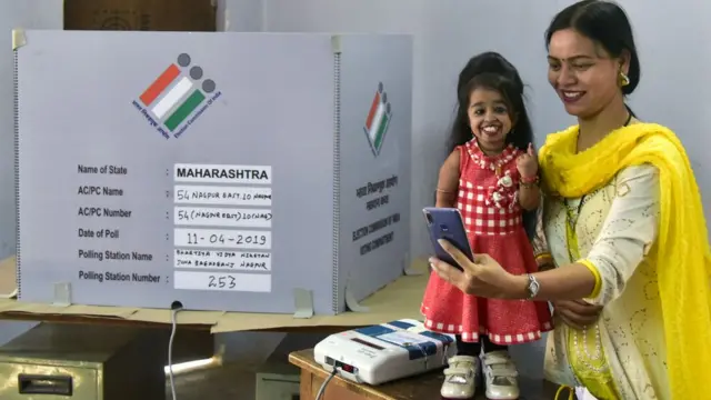 दूसरे चरण का मतदान आज, जानें कुछ रोचक तथ्य