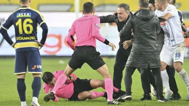 Футбольный матч в Турции