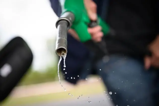 इन्धनको मूल्य विश्वभरि बढेको छ