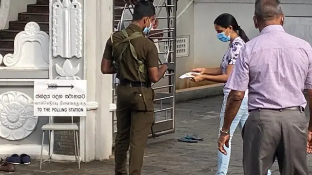 ඡන්ද මධ්‍යස්ථානයක්