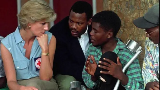 Lady Diana s'est rendu en Angola en janvier 1997 pour rencontrer d'anciens soldats angolais victimes d'explosions de mines