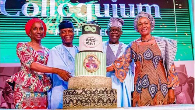 Tinubu, Osibajo atawọn iyawo wọn n ge akara oyinbo