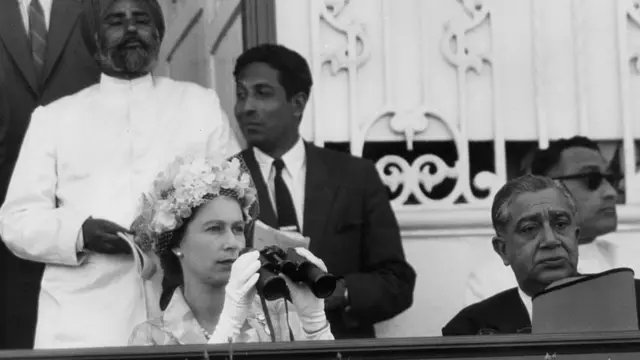 কলকাতা রেস কোর্সে রানি দ্বিতীয় এলিজাবেথ