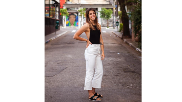 Isabella posa para foto