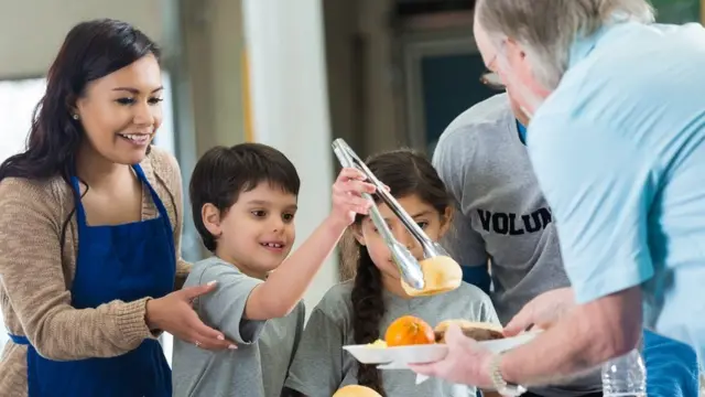 Başqalarına kömək etməklə siz qiyməti olmayan təcrübə qazanırsınız və bu yolla öz qayğınıza qalırsınız
