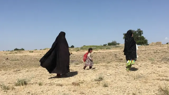 د جګړو له کبله ګڼ ځايي وګړي کډوال شوي دي