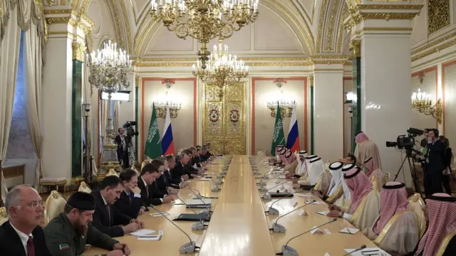 سعودي پاچا ولې اړ شو چې د پخواني شوروي وارث ته ورشي