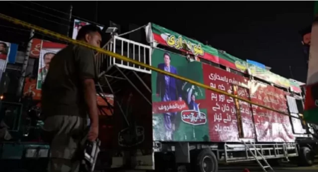 Mid ka mid ah baabuurtii kolonyada ee Cimran Khan