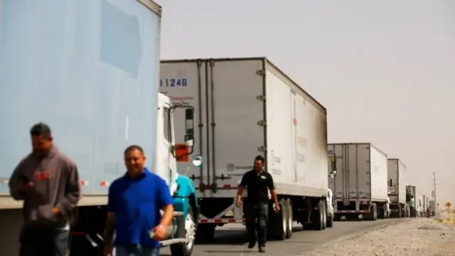 Protesta de camioneros en la frontera entre México y EE.UU.