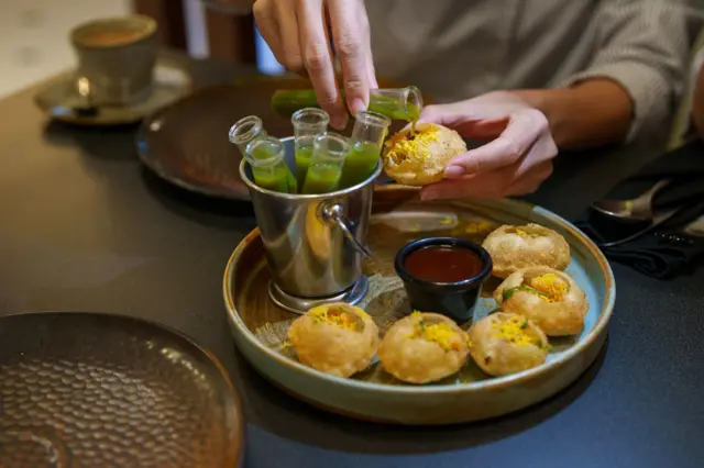 બીબીસી ગુજરાતી પાણીપુરી ટાઈફૉઇડ અમદાવાદ બીમારી ફૂડ સૅફ્ટી