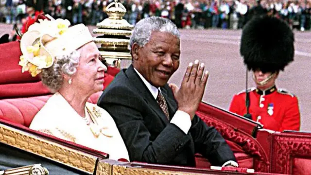 Королева Елизавета и Нельсон Мандела