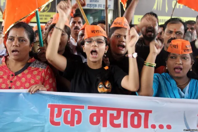 मराठाच नव्हे तर धनगर आणि इतर भटके समाज भाजप सरकारला 2014मध्ये त्यांनी दिलेलं आरक्षणाचं आश्वासन पूर्ण करा म्हणून सांगत आहेत.