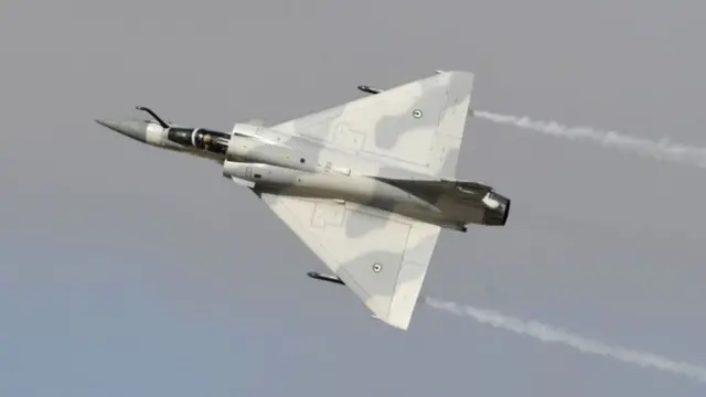 ইউএই বিমান বাহিনীর মিরেজ-২০০০ যুদ্ধবিমান