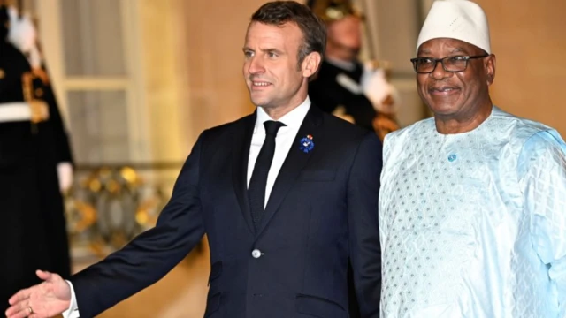 Le président français Emmanuel Macron avec son homologue malien Ibrahim Boubacar Keïta en 2019