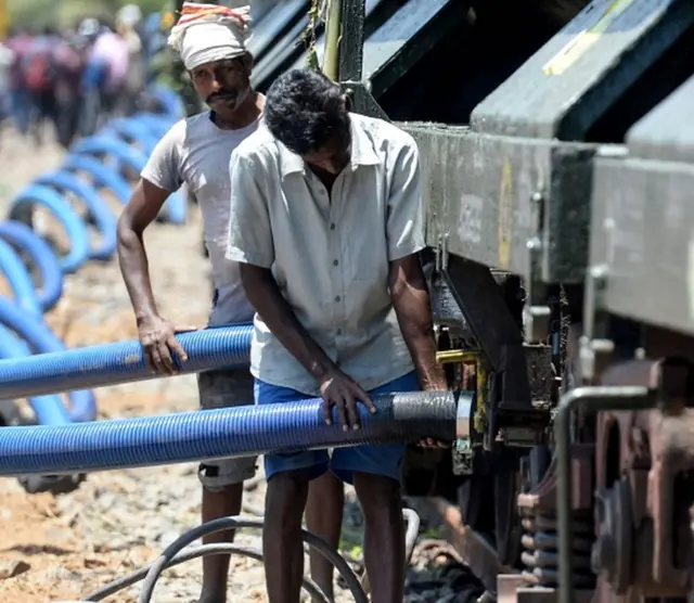वाटर ट्रेन, पानी के वैगन की ट्रेन, ट्रेन, चेन्नई, जल संकट, पानी, ट्रेन पर पानी