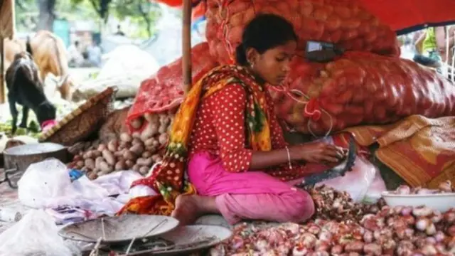 পেঁয়াজ কেজিতে ২০০ থেকে ২২০ টাকায় বিক্রি হয়েছে গত কয়েকদিন