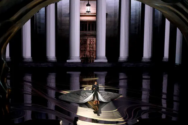 Jennifer Hudson performs