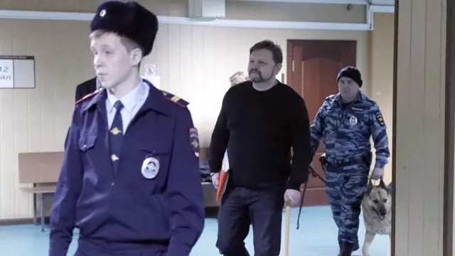 Белых в суде