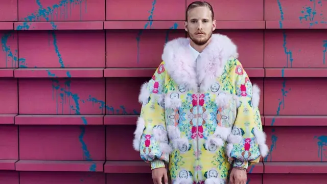 Коллекция Екатерины Ткаченко: много искусственного меха и изображений Владимира Путина