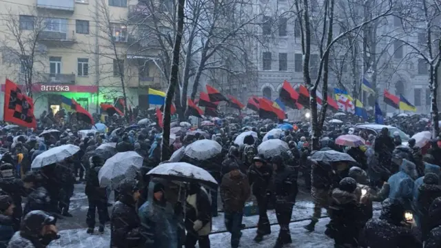 мітинг підійшов до СІЗО СБУ