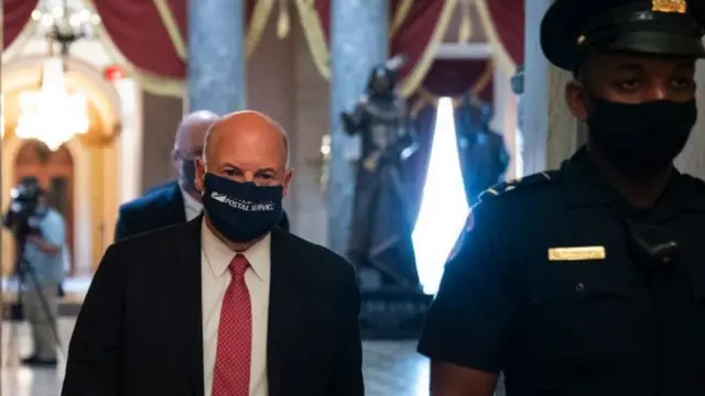 আমেরিকার ক্যাপিটাল ভবনের ভেতর লুইস ডিজয়