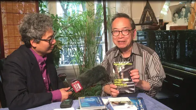 Ông Bùi Xuân Quang (phải)