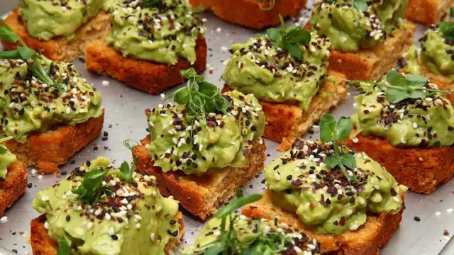 Tostadas con aguacate.