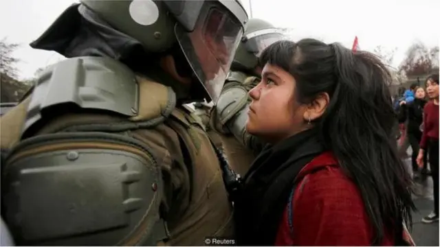 qız, polis, hərbçi