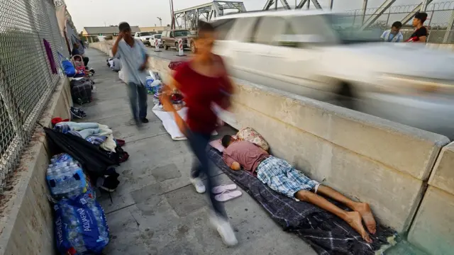 cruce fronterizo entre EE.UU. y México