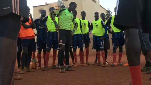 "Ici, nous leur disons, si vous voulez faire partie du programme, vous devez étudier ", Salif Diao.