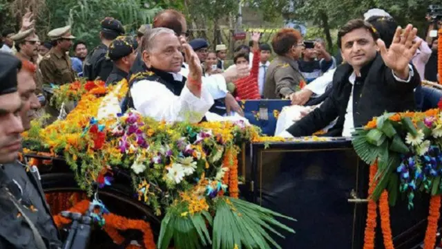 मुलायम सिंह और अखिलेश यादव