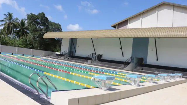 බන්ධනාගාර පිහිනුම් තටාකය