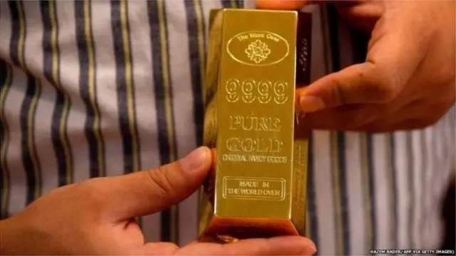 బంగారం స్మగ్లర్