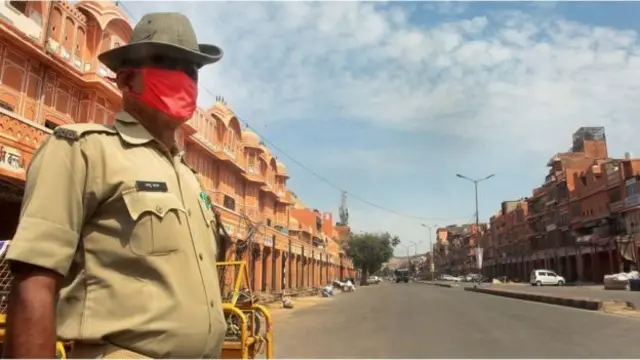 पुलिसकर्मी