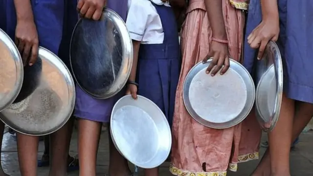 உத்தரப் பிரதேசத்தில் மதிய உணவு திட்டம் எப்படி இருக்கிறது?