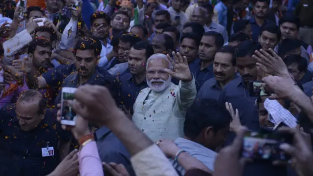 नरेंद्र मोदी