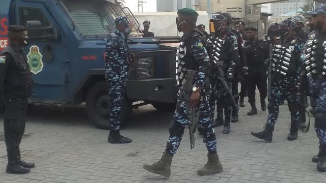 Lekki Toll Gate Lagos Nigeria [EndSARS protest]: Police arrest Mr ...