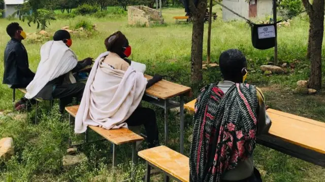 ካብ ህዝቢ ዝተሓረዩ ተዓዘብቲ ኣብ እንደርታ ጣብያ ዓዲ ኣዝመራ: ትኹል መረፃ ናቑጣ