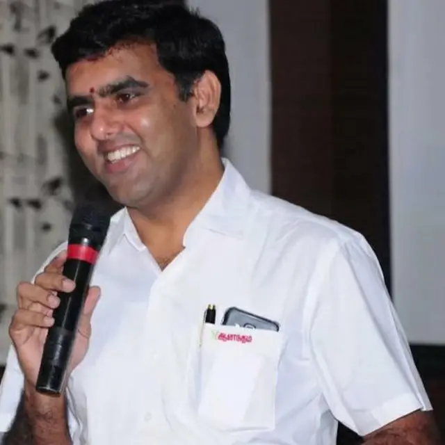 `ஆனந்தம்' செல்வகுமார்.