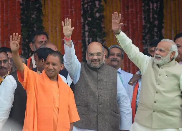 योगी, शाह और मोदी (बाएं से दाएं)