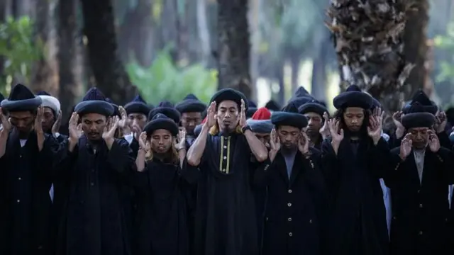 Pada tahun-tahun sebelumnya, jemaah An-Nadzir biasa mengawali Ramadan – dan Hari Raya Idulfitri – lebih dulu dari umat Islam pada umumnya.