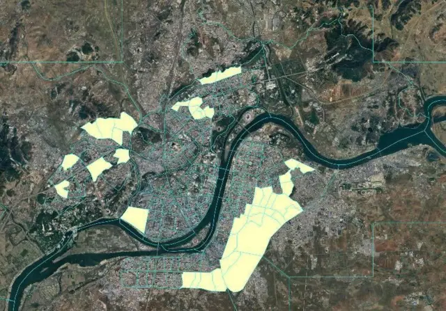 AI를 활용해 그려낸 지도에 따르면, 하층 빈민(노란색으로 표시된 지역)은 주로 대동강 남쪽 외곽 공장지대에 산다