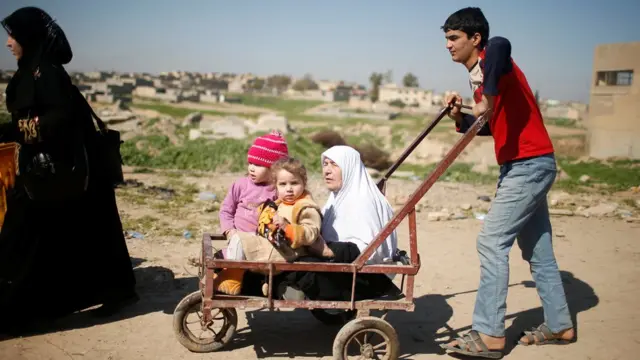 Evlerini terk eden Musullular, Batı Musul, 27 Mart