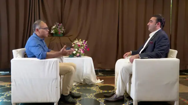 بلاول بھٹو زرداری ونیت کھرے کو انٹرویو دیتے ہوئے