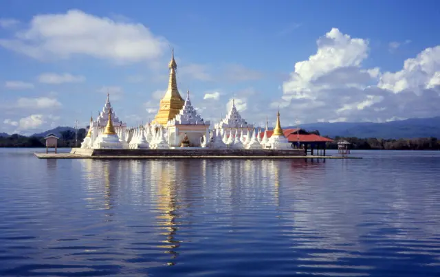 မိုးညှင်း အင်းတော်ကြီးက ရွှေမဉ္ဇူဘုရား